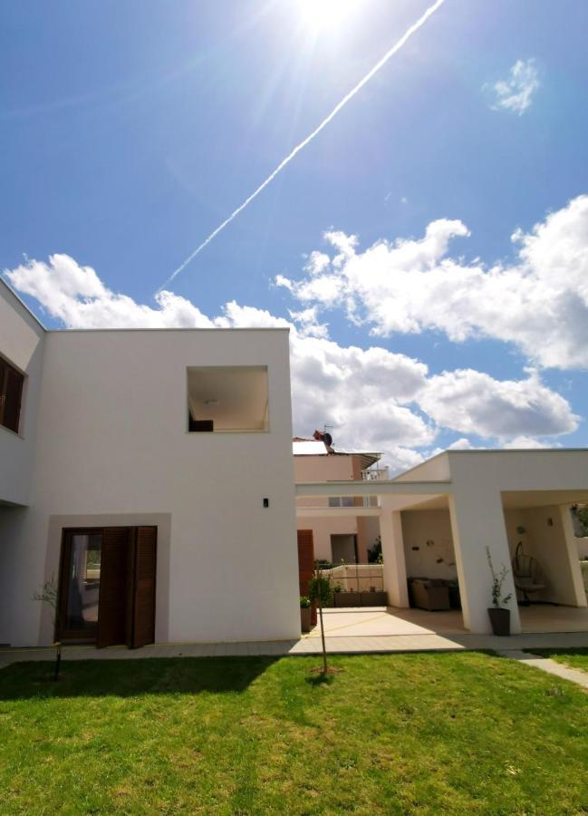 Apartments Leticia Vrsi Buitenkant foto