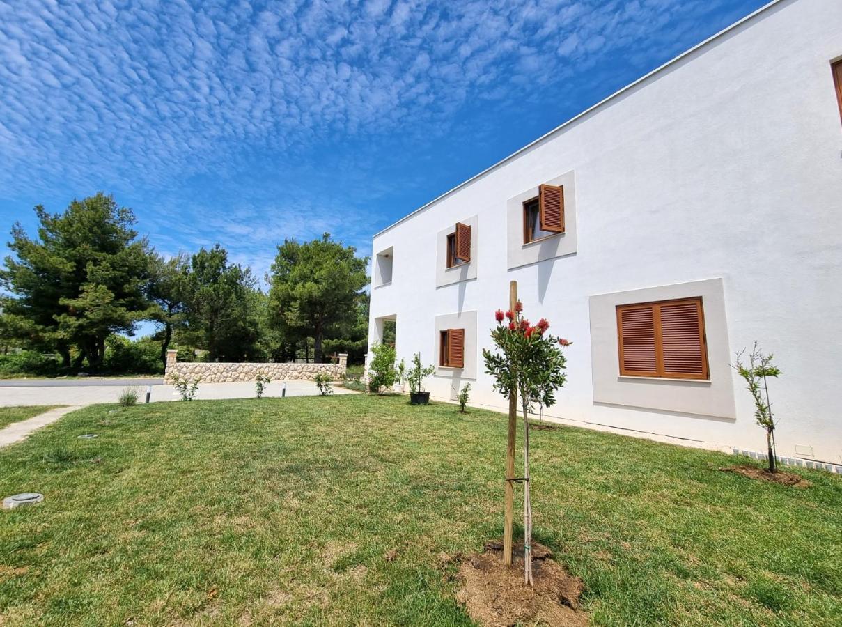 Apartments Leticia Vrsi Buitenkant foto