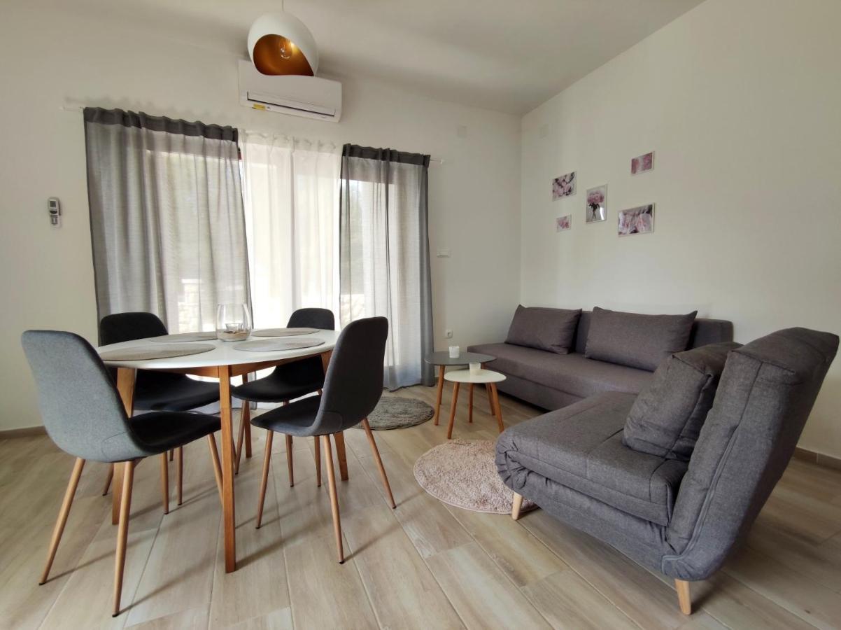 Apartments Leticia Vrsi Buitenkant foto