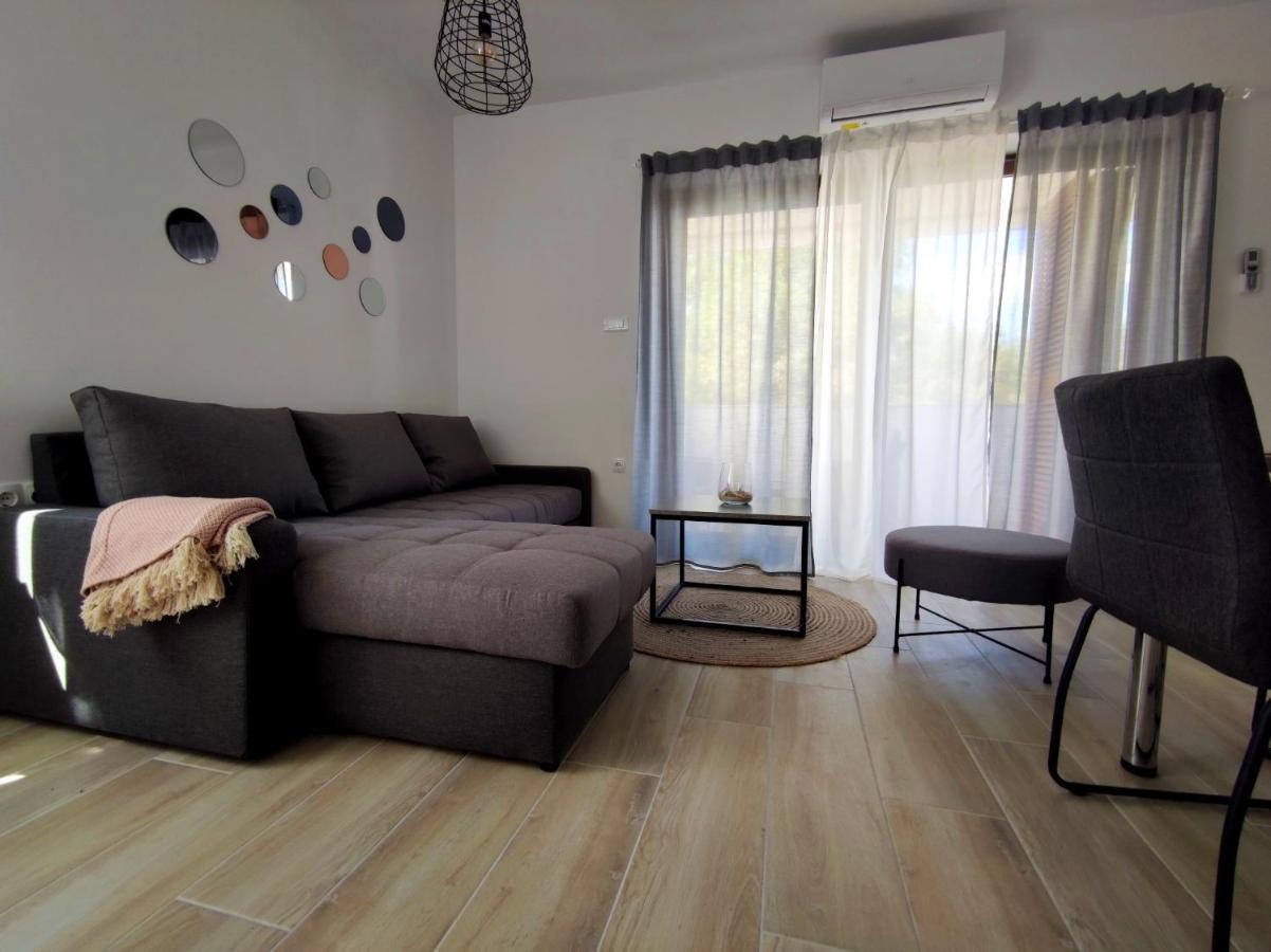 Apartments Leticia Vrsi Buitenkant foto