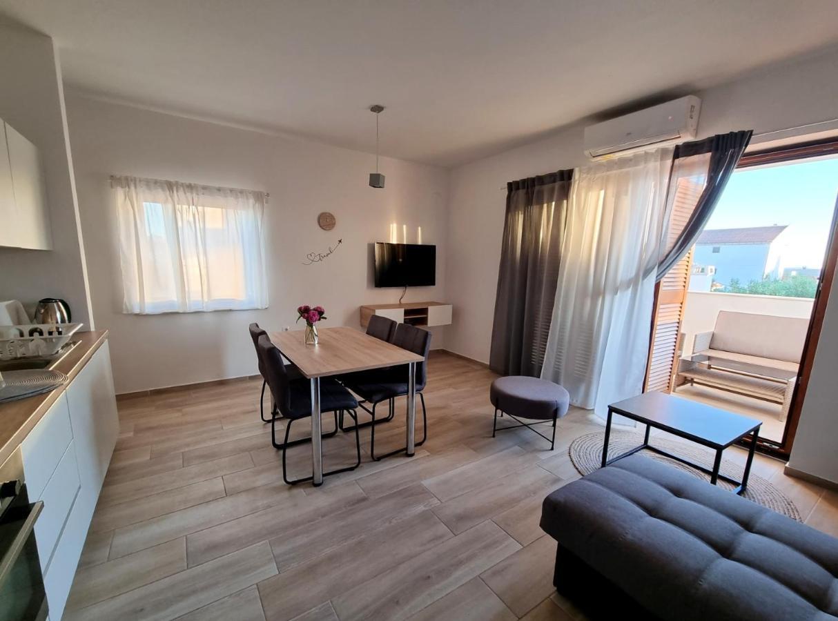 Apartments Leticia Vrsi Buitenkant foto